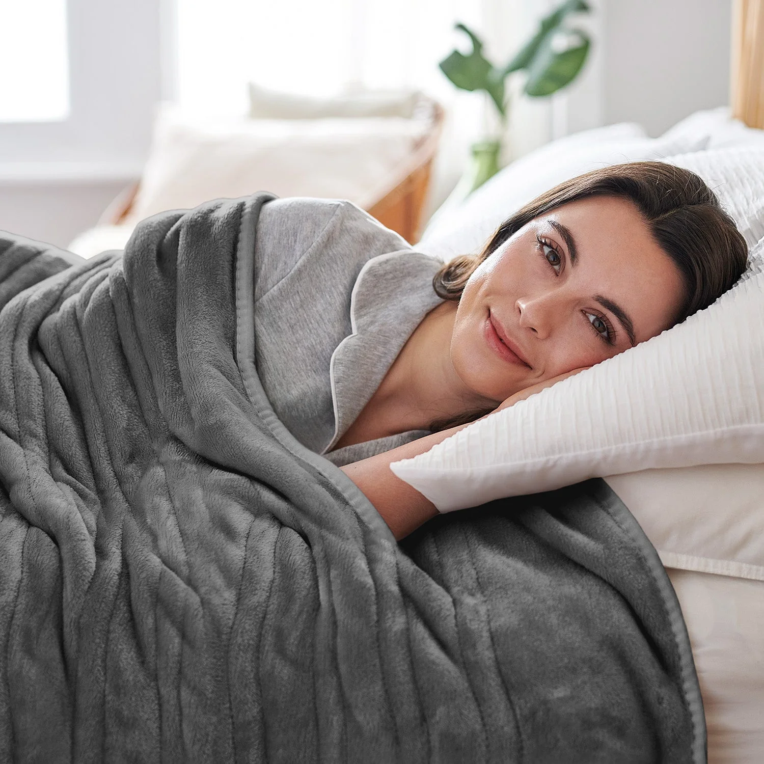 Fleece Electric Heated Throw - Grey - Image 6