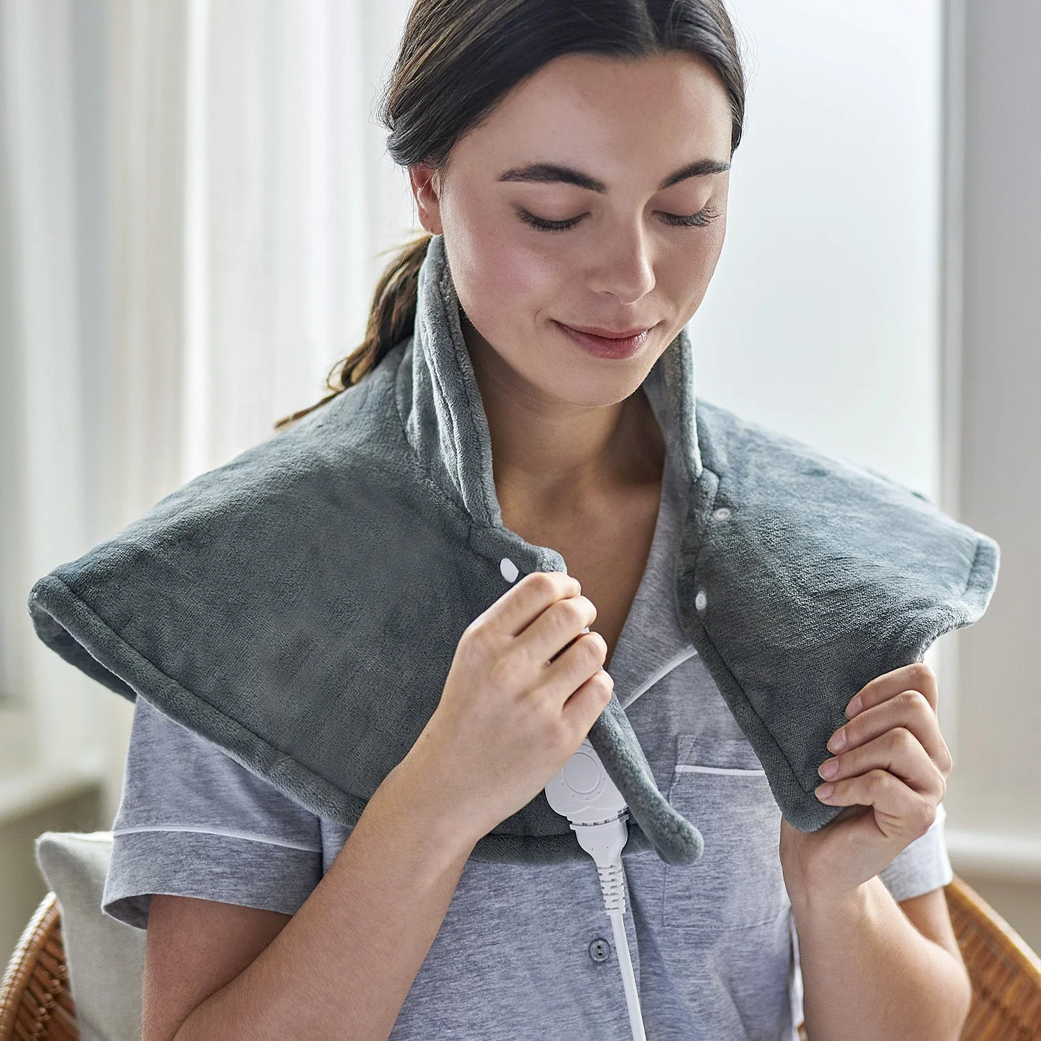 Heated Neck & Shoulder Pad - Image 8