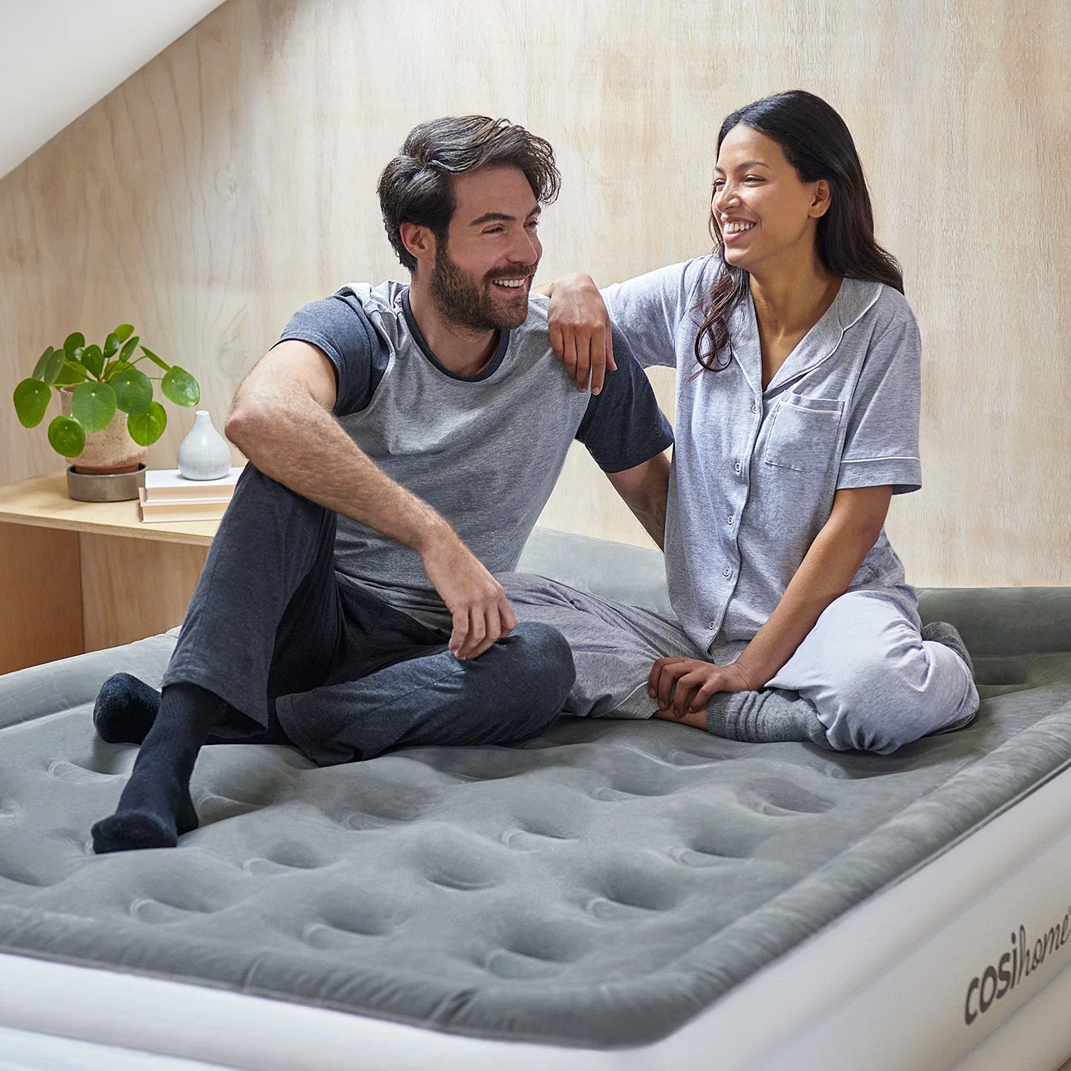 King Size Air Bed Built-in Electric Pump and Pillow - Image 3
